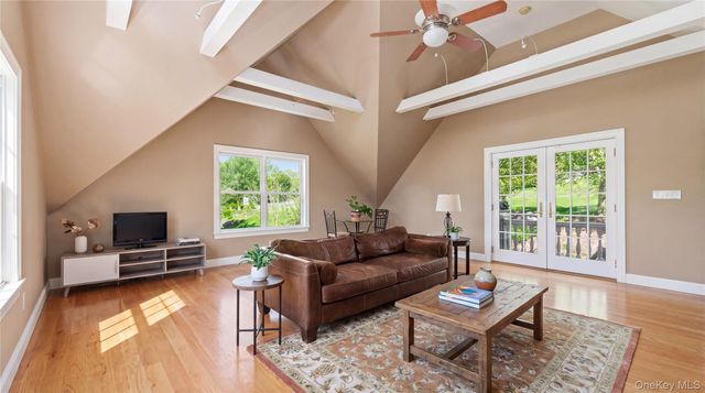 33 Greenbriar Drive, Chappaqua, NY 10514