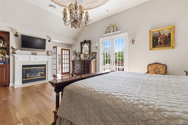 33 Greenbriar Drive, Chappaqua, NY 10514