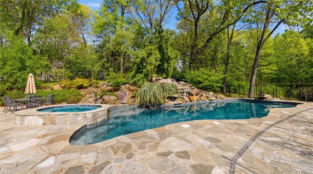 33 Greenbriar Drive, Chappaqua, NY 10514