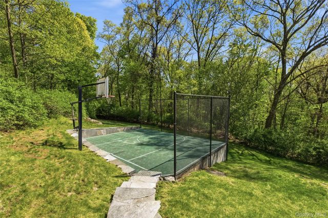 33 Greenbriar Drive, Chappaqua, NY 10514