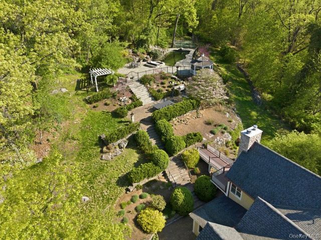 33 Greenbriar Drive, Chappaqua, NY 10514
