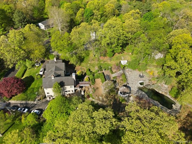 33 Greenbriar Drive, Chappaqua, NY 10514