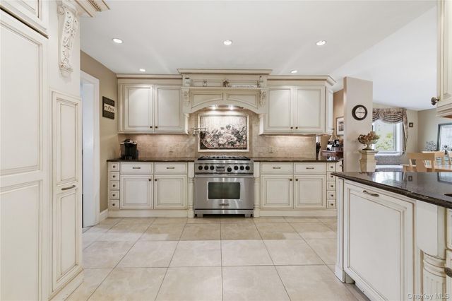 33 Greenbriar Drive, Chappaqua, NY 10514