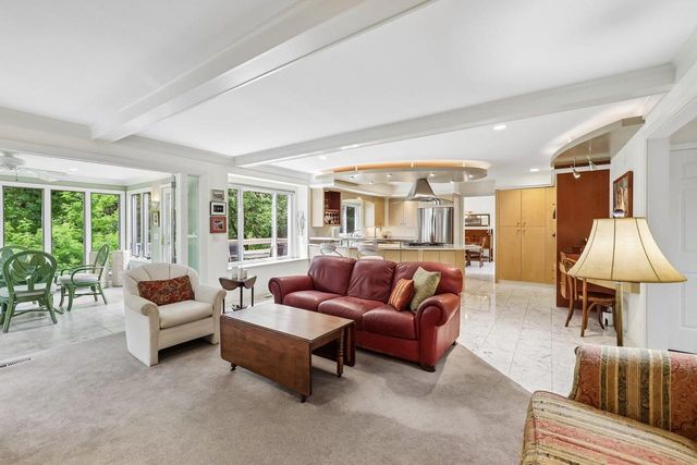 60 Oak Creek Trail, Madison, WI 53717