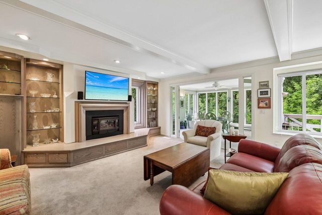 60 Oak Creek Trail, Madison, WI 53717