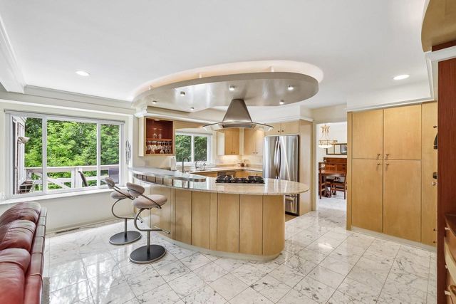 60 Oak Creek Trail, Madison, WI 53717