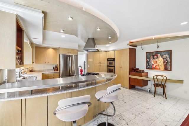 60 Oak Creek Trail, Madison, WI 53717