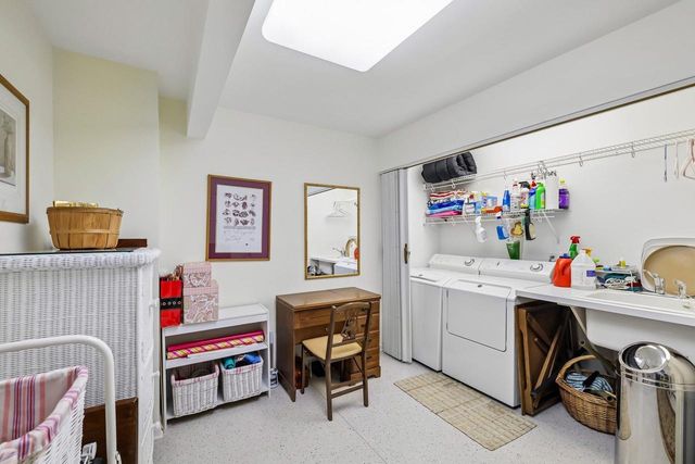 60 Oak Creek Trail, Madison, WI 53717