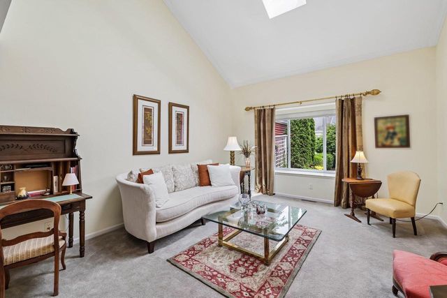 60 Oak Creek Trail, Madison, WI 53717
