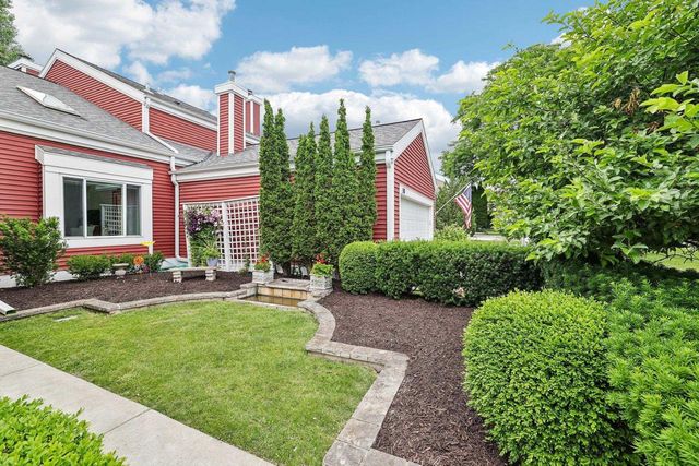 60 Oak Creek Trail, Madison, WI 53717