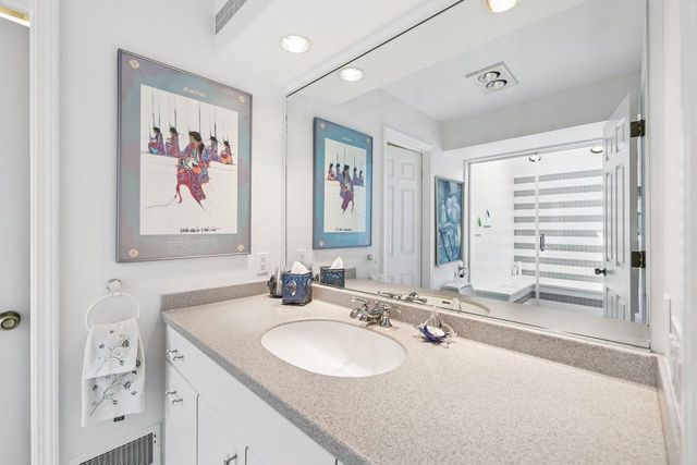 60 Oak Creek Trail, Madison, WI 53717