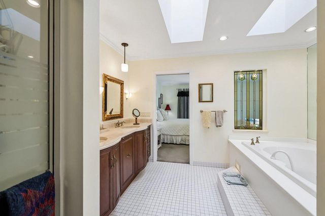 60 Oak Creek Trail, Madison, WI 53717