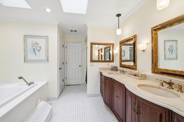 60 Oak Creek Trail, Madison, WI 53717