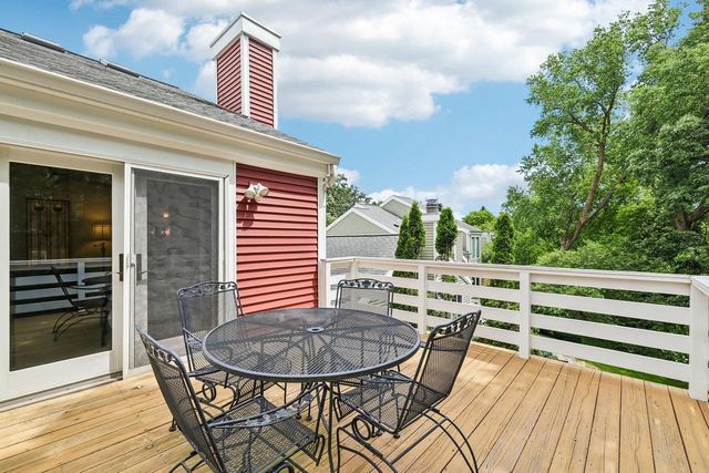 60 Oak Creek Trail, Madison, WI 53717