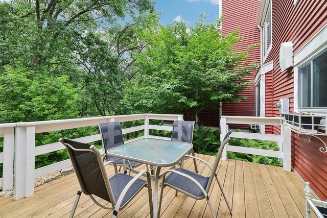 60 Oak Creek Trail, Madison, WI 53717