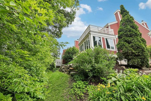 60 Oak Creek Trail, Madison, WI 53717