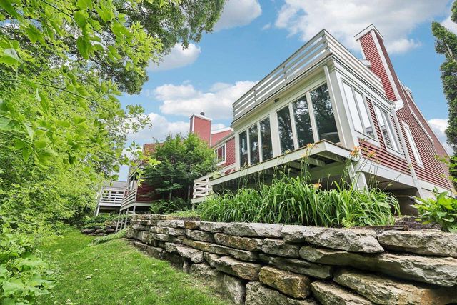 60 Oak Creek Trail, Madison, WI 53717