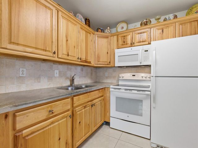 480 Horizons W 208, Boynton Beach, FL 33435