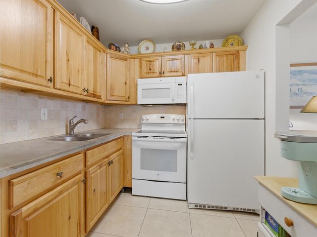 480 Horizons W 208, Boynton Beach, FL 33435