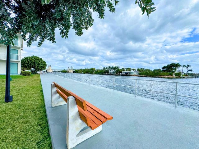 480 Horizons W 208, Boynton Beach, FL 33435