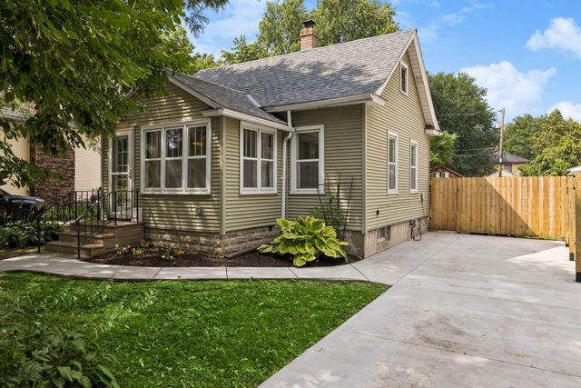 299 Sidney Street W, Saint Paul, MN 55107