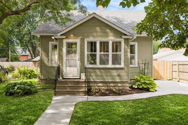 299 Sidney Street W, Saint Paul, MN 55107