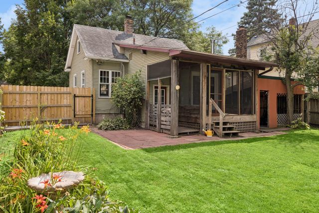 299 Sidney Street W, Saint Paul, MN 55107