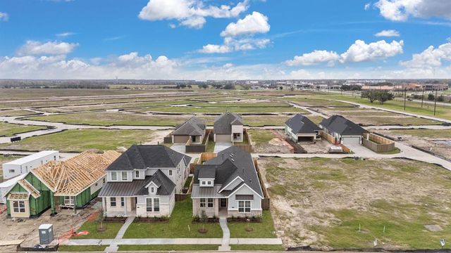 11814 North Pavillion Drive, Mont Belvieu, TX 77523