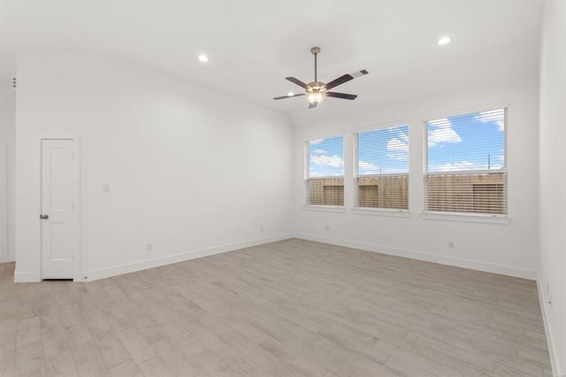 11814 North Pavillion Drive, Mont Belvieu, TX 77523