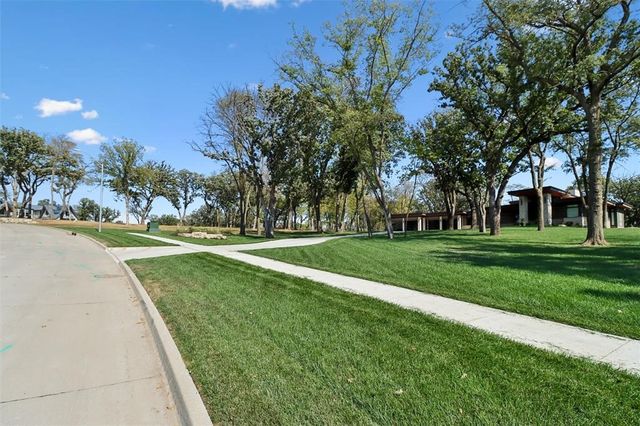 1516 S Timber Lane, West Des Moines, IA 50266