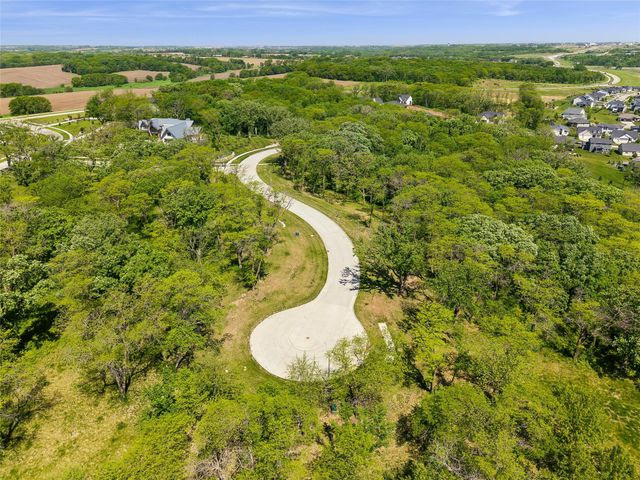 1516 S Timber Lane, West Des Moines, IA 50266