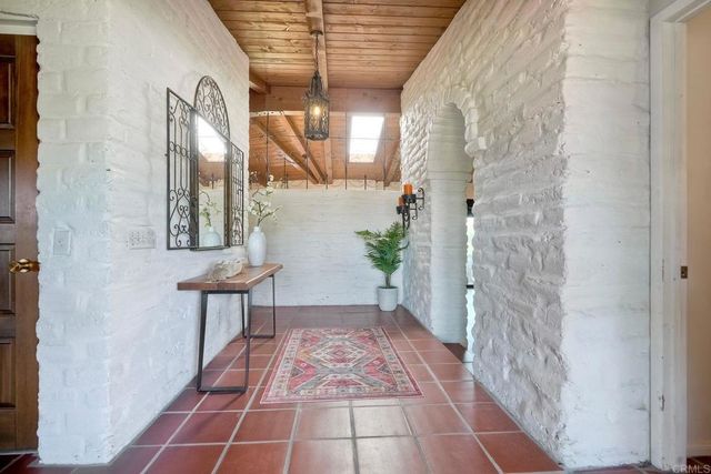 3149 Old Post Rd, Fallbrook, CA 92028