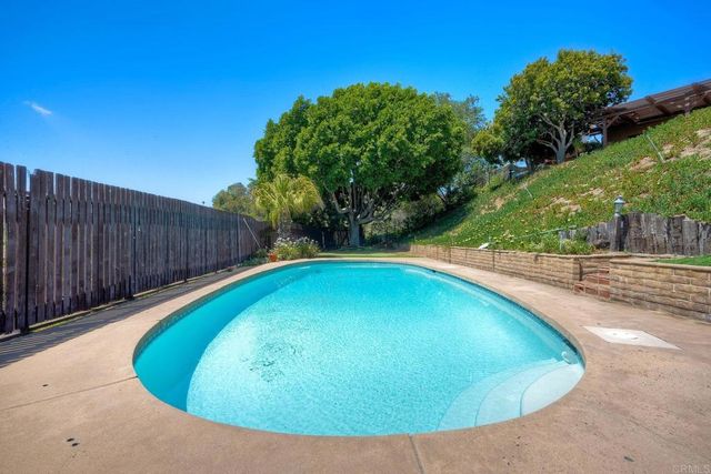 3149 Old Post Rd, Fallbrook, CA 92028