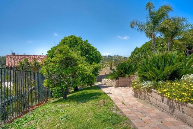 3149 Old Post Rd, Fallbrook, CA 92028