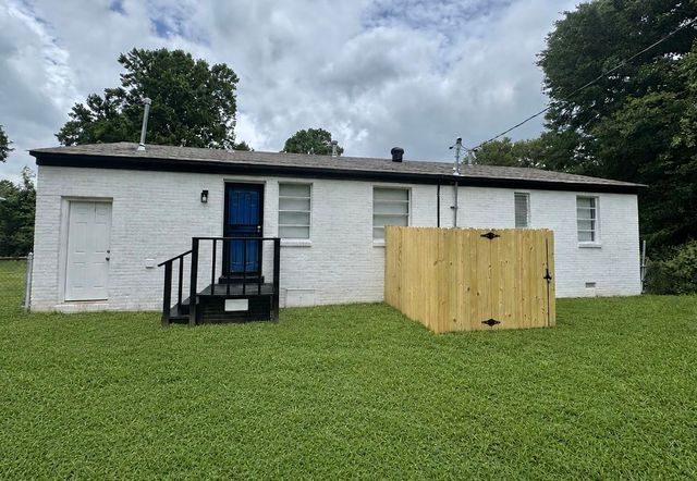 5076 NEWTON DR, Memphis, TN 38109