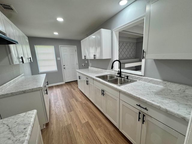 5076 NEWTON DR, Memphis, TN 38109