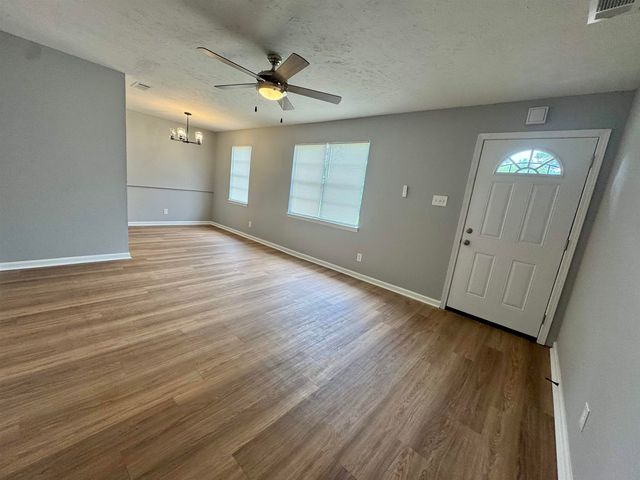 5076 NEWTON DR, Memphis, TN 38109