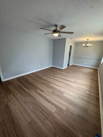 5076 NEWTON DR, Memphis, TN 38109