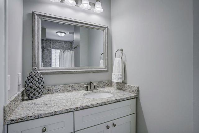 2056 Summit Avenue, Saint Paul, MN 55105