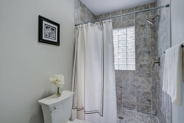 2056 Summit Avenue, Saint Paul, MN 55105