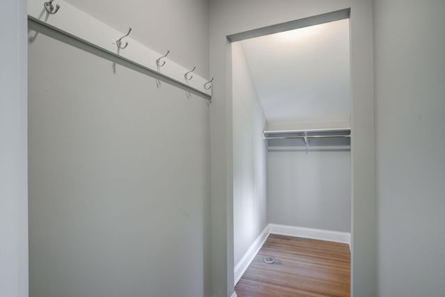 2056 Summit Avenue, Saint Paul, MN 55105