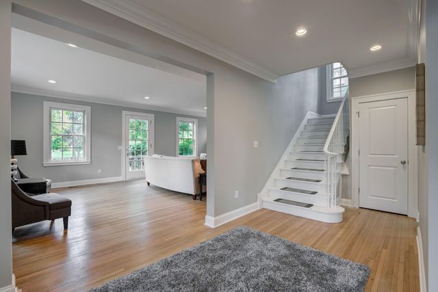 2056 Summit Avenue, Saint Paul, MN 55105