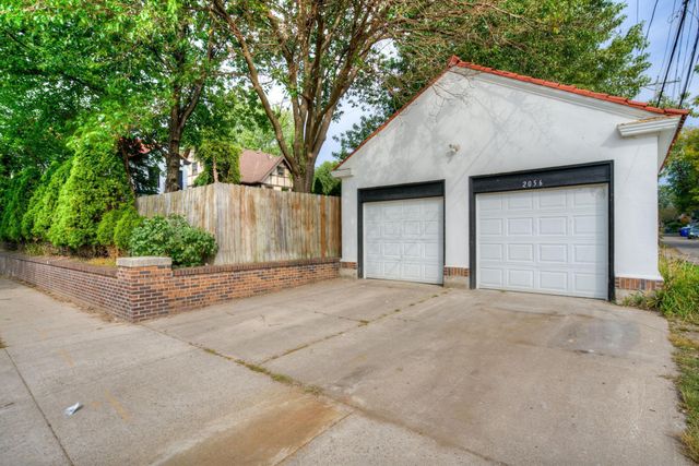 2056 Summit Avenue, Saint Paul, MN 55105