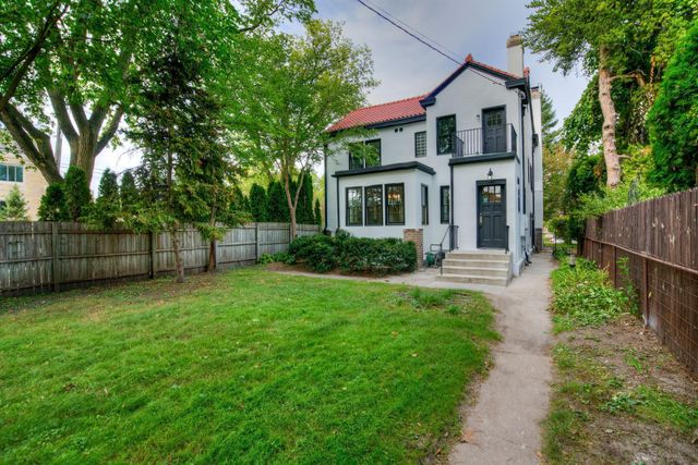 2056 Summit Avenue, Saint Paul, MN 55105