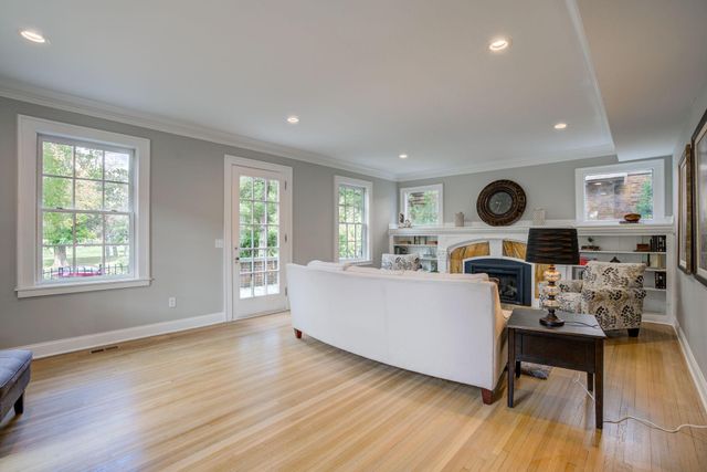 2056 Summit Avenue, Saint Paul, MN 55105