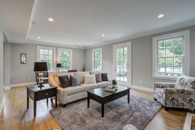 2056 Summit Avenue, Saint Paul, MN 55105