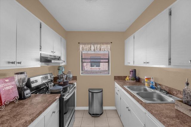 1079 N LAKEWOOD AVENUE, Ocoee, FL 34761