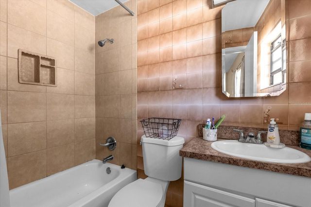 1079 N LAKEWOOD AVENUE, Ocoee, FL 34761