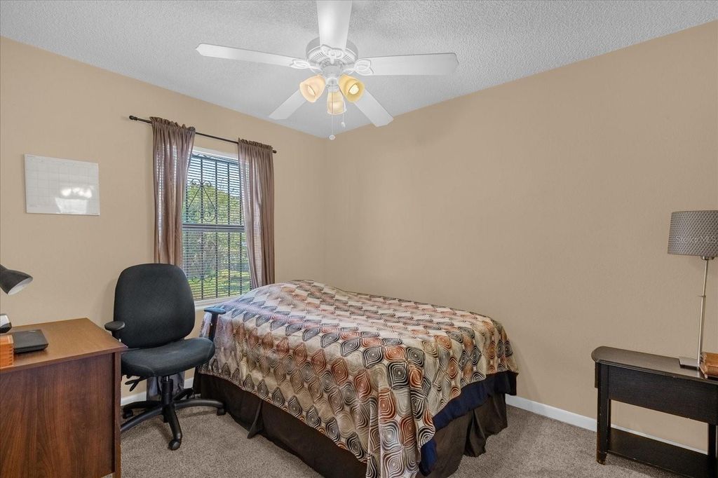 Image 17 of property listing at 1079 N LAKEWOOD AVENUE, Ocoee, FL 34761