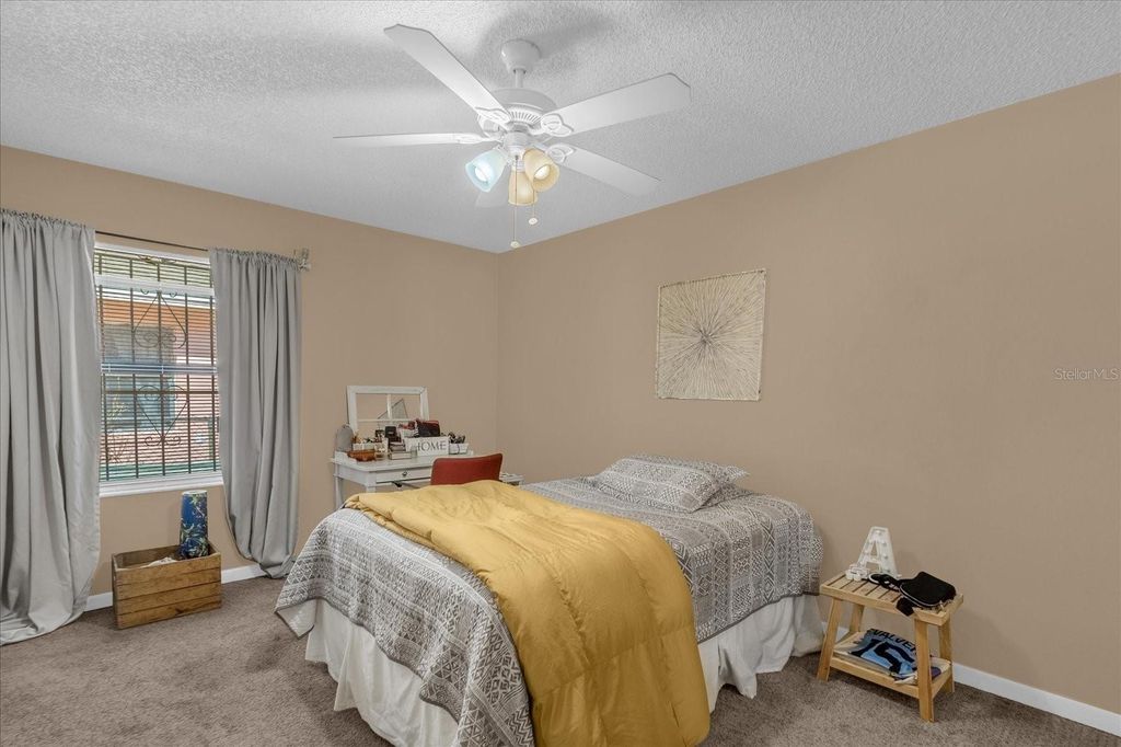 Image 19 of property listing at 1079 N LAKEWOOD AVENUE, Ocoee, FL 34761